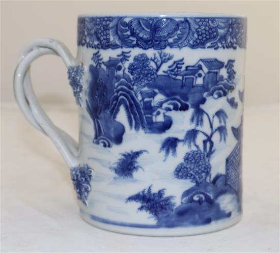 A large Chinese export blue and white mug, Qianlong period, 14.5cm